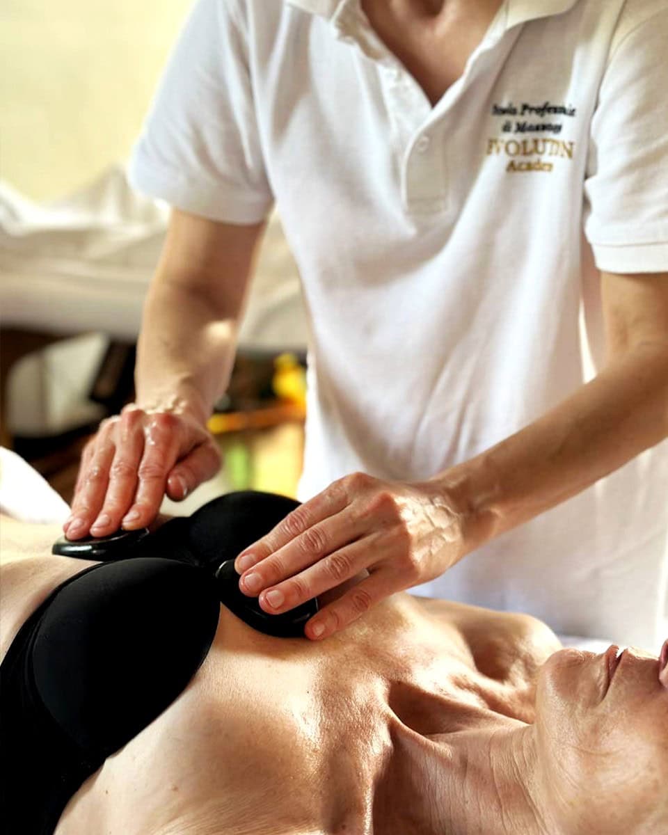 Corso di Massaggio hot stone Evolution Academy&reg;