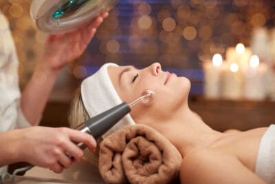 Radiologia estetica viso trattamento di bellezza con tecnologia avanzata presso Evolution Academy®.