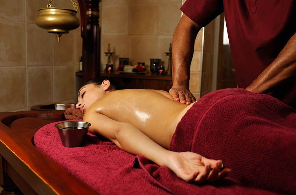 Relaxing massaggi alla spa in ambiente tranquillo.