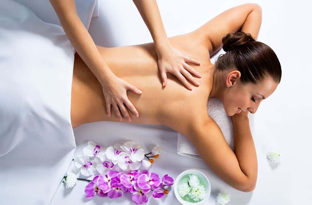 Massaggi e benessere per il corpo femminile alla Evolution Academy®, centro di formazione massaggi e relax in Italia.