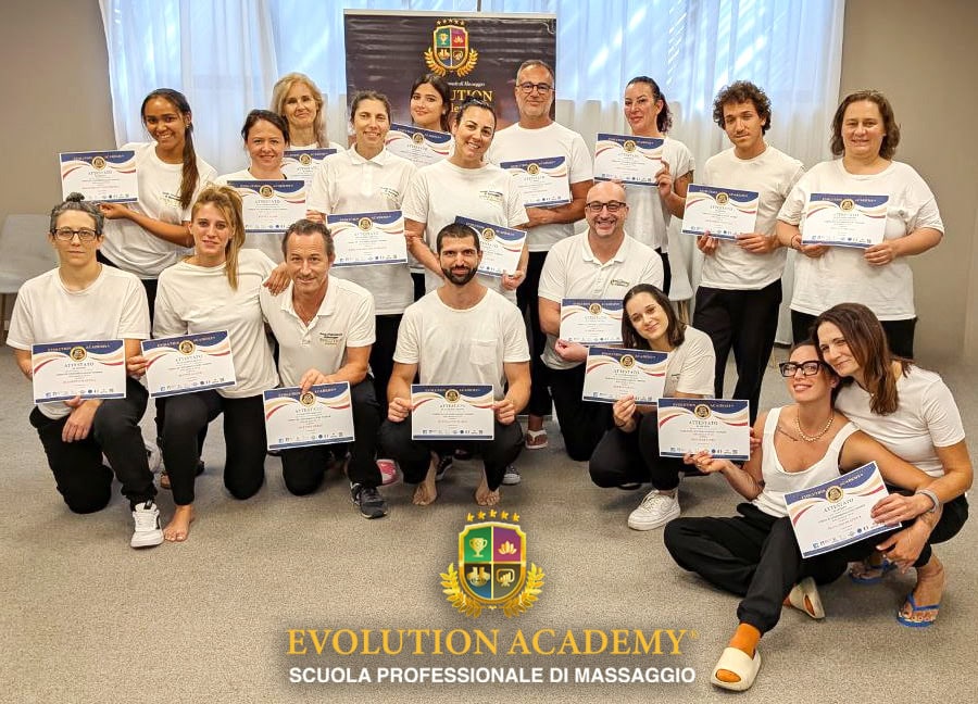 Certificazione di massaggiatori professionisti presso Evolution Academy.