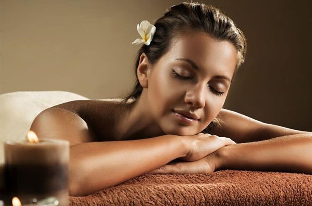 Relaxing massage spa experience, wellness and relaxation at Evolution Academy®.