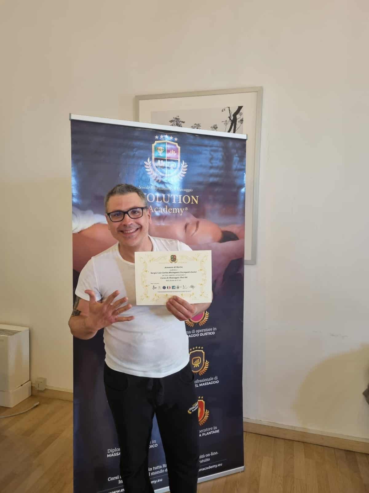 L'attestato di merito rilasciato al corso di massaggio thai oil