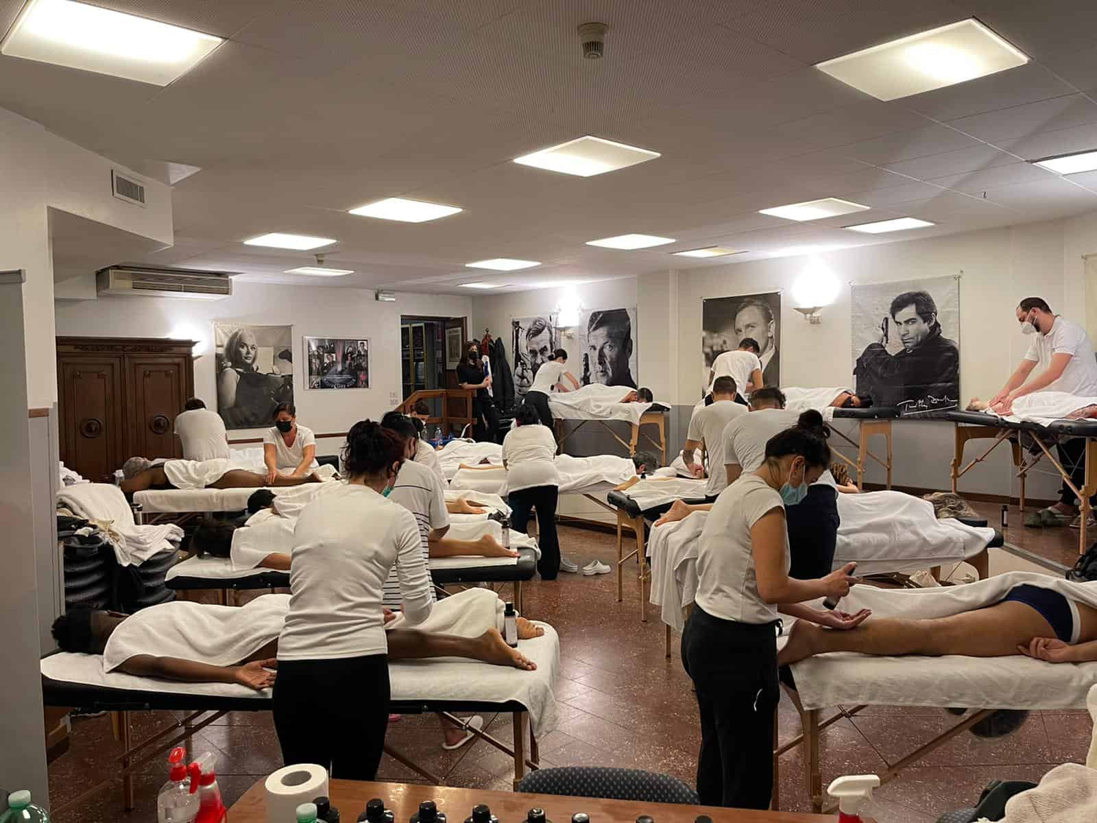 Lezioni di massaggi e corsi di formazione professionale presso Evolution Academy®.