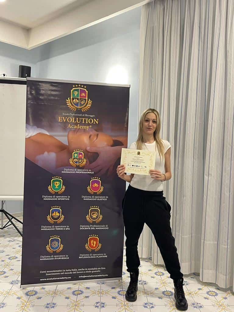 La consegna dell'attestato di merito