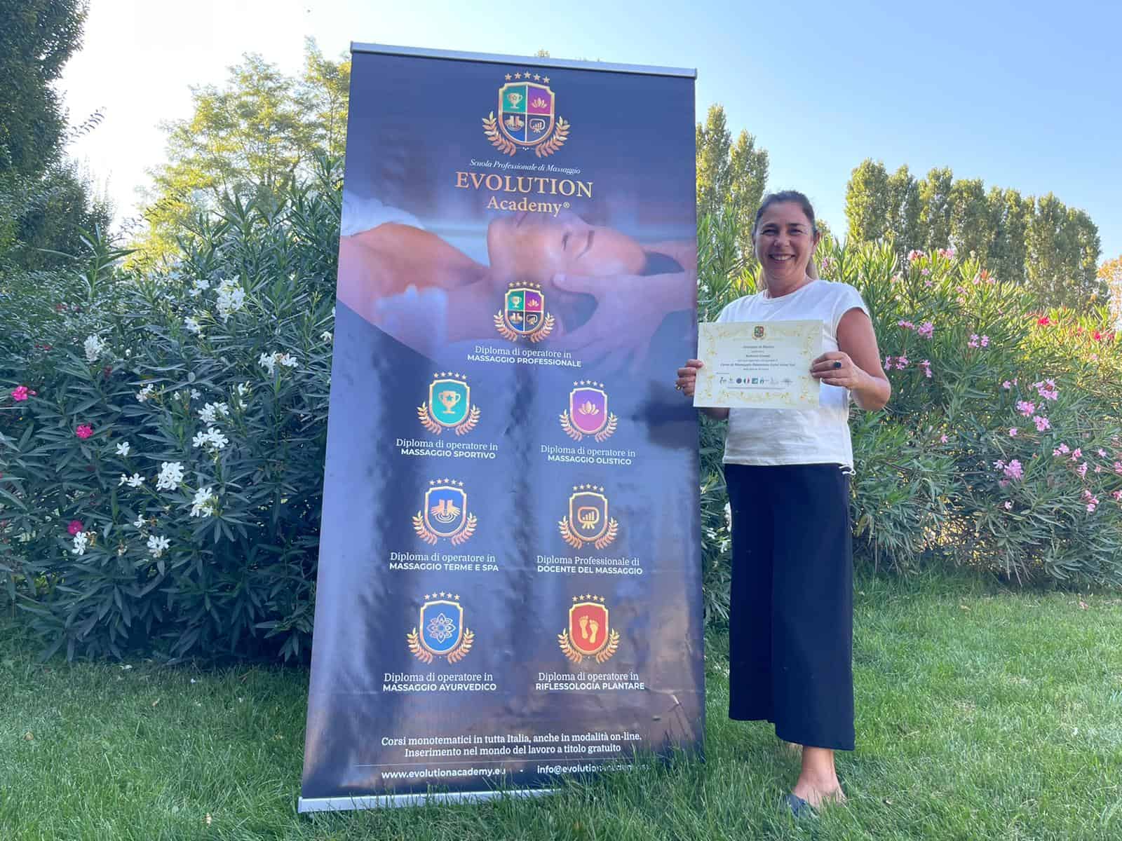 Diploma di massaggiatrice conseguito presso Evolution Academy®.