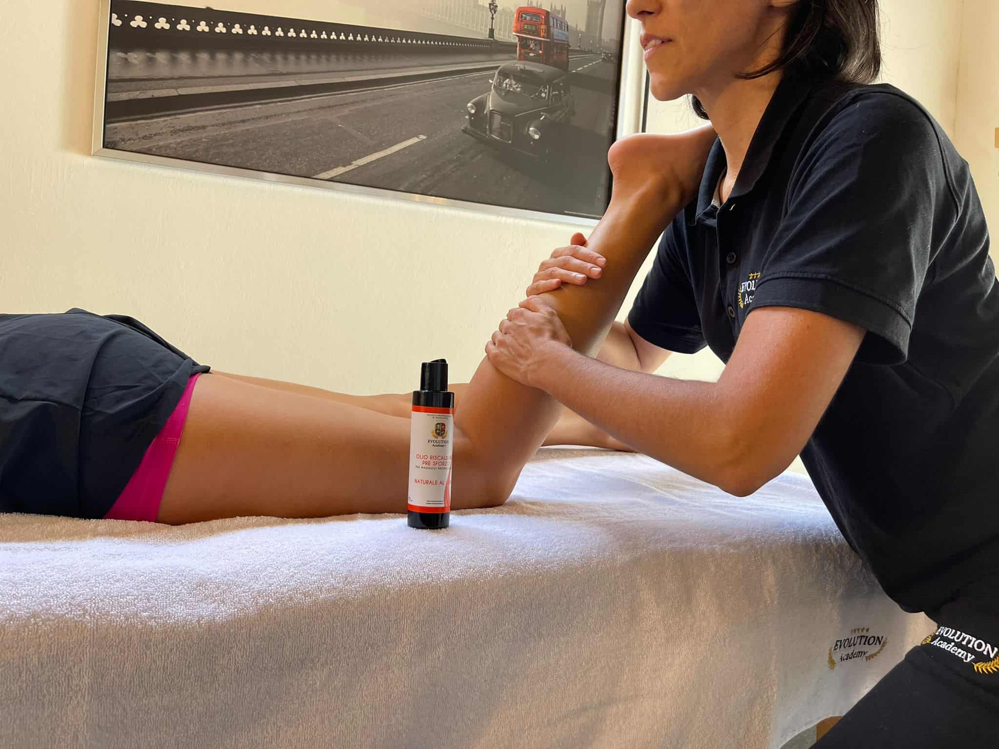 Olio pre-sportivo naturale per massaggi e recupero muscolare.