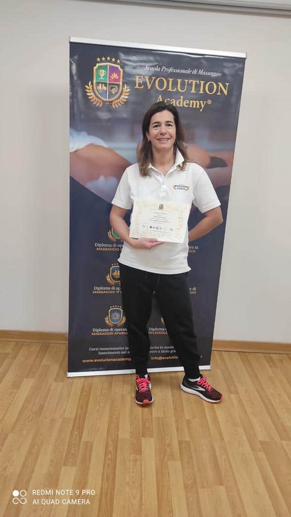 Diploma di perfezionamento in massaggio presso Evolution Academy.