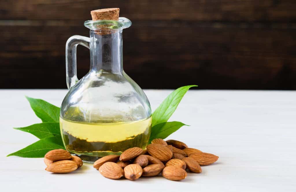 Olio di mandorle usato nel massaggio kaphabyangam