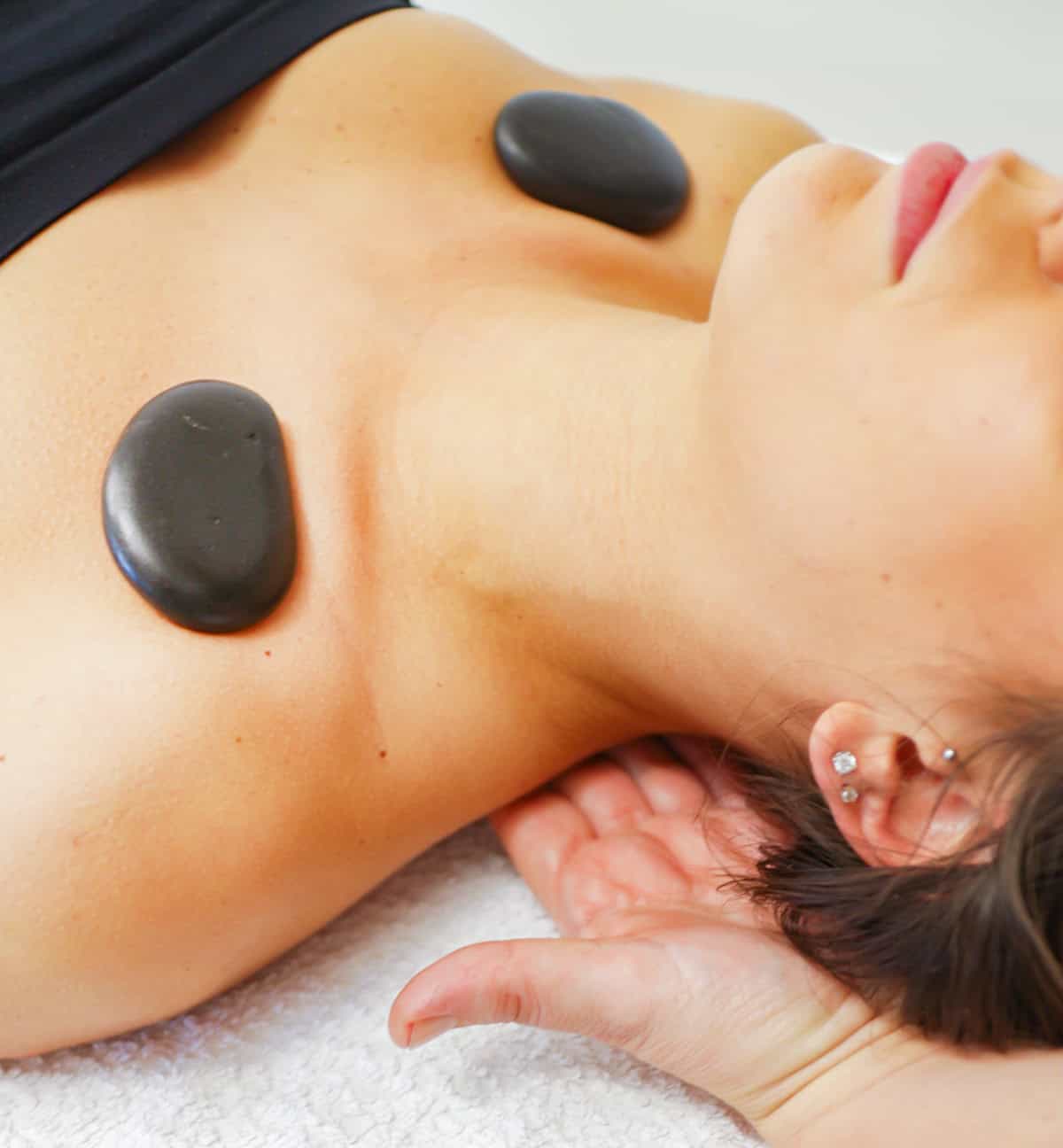 Il corso di massaggio hot stone a Catania