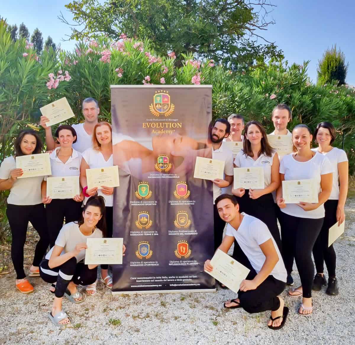 Diploma di formazione professionale presso Evolution Academy, formazione in massaggi e benessere corpo.