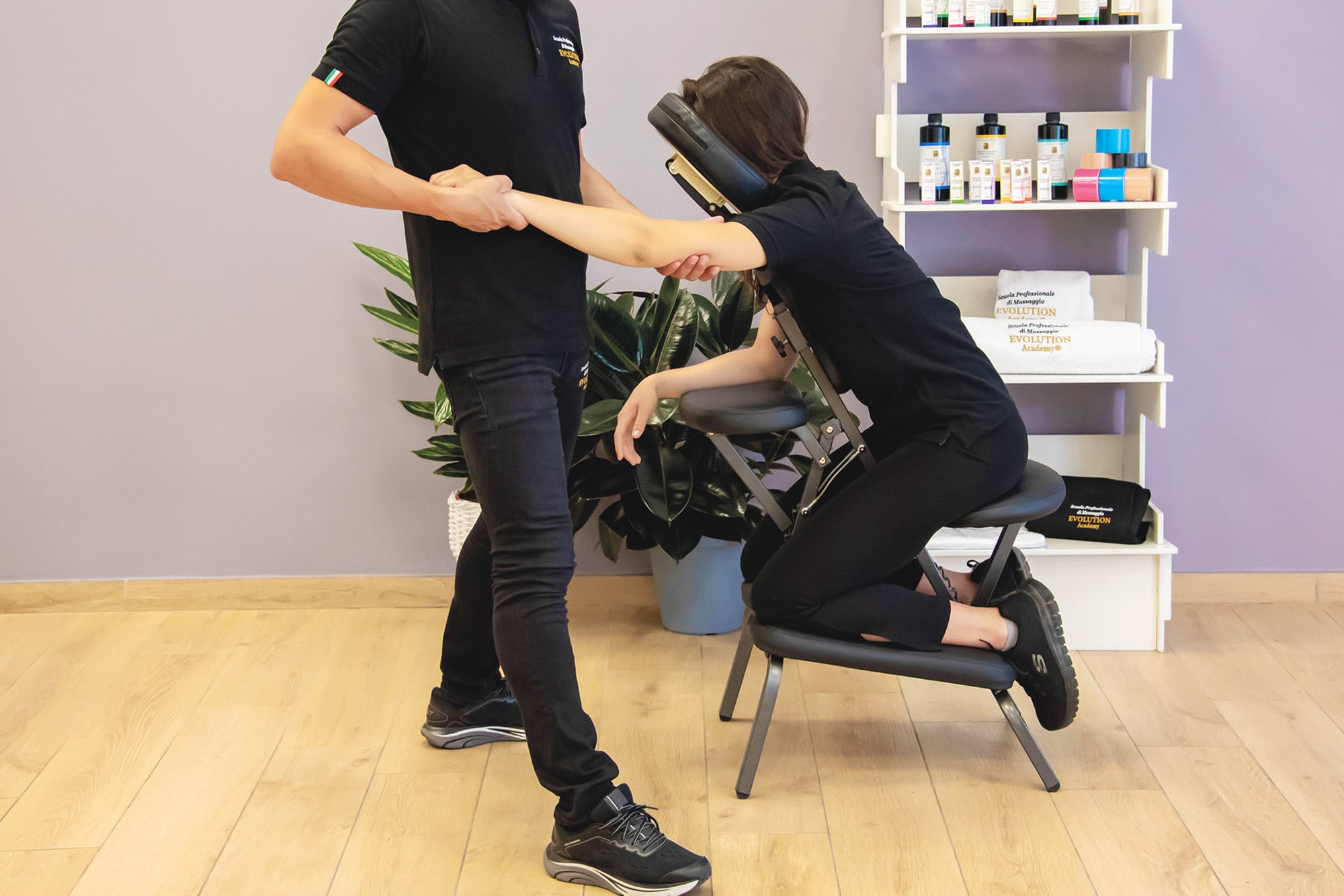 Massaggio su Sedia Ergonomica_Evolution Academy